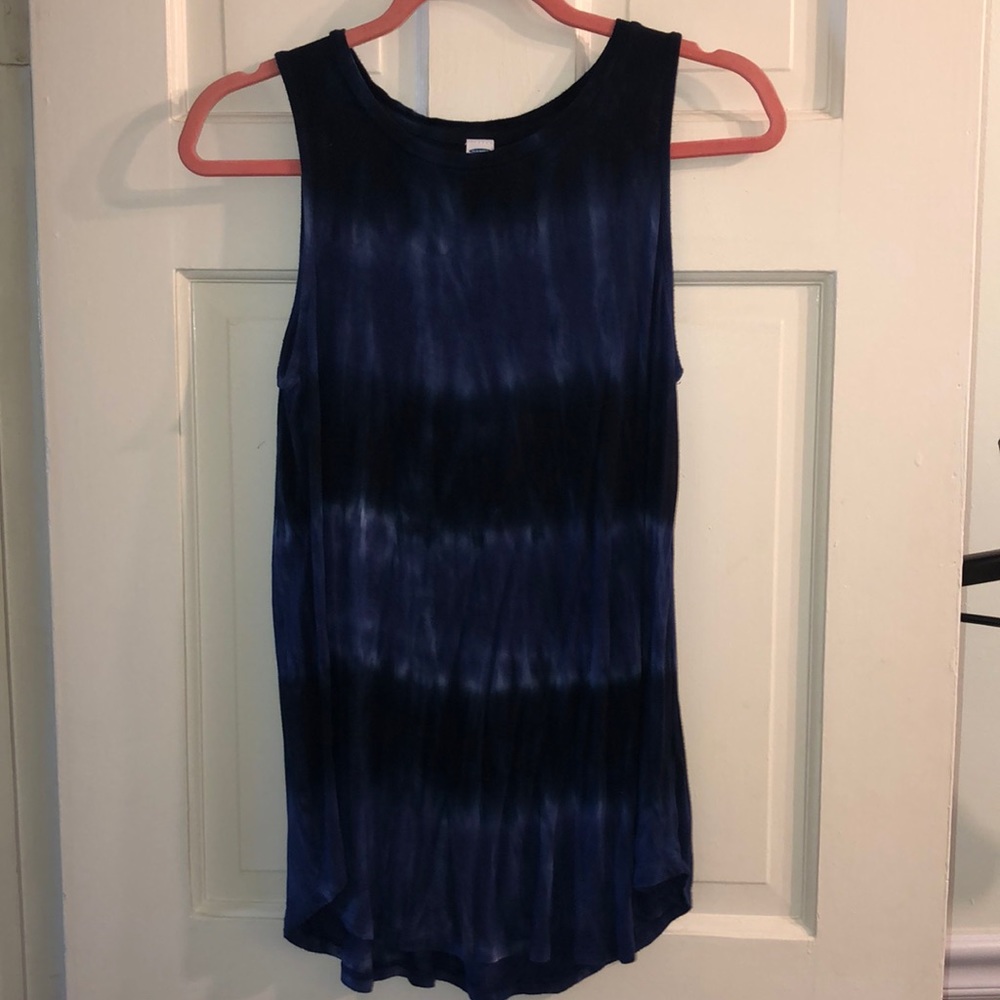 Blue tie-dye sleeveless shirt